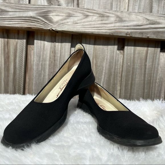 Salvatore Ferragamo Shoes - Salvatore Ferragamo Ladies EUC Black Sport Comfort Shoes Made in Italy SZE 7 1/2
